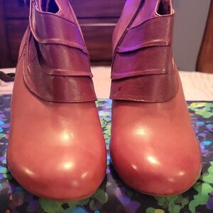 Like New Miz Mooz Leather Dark Tan Ankle Boots